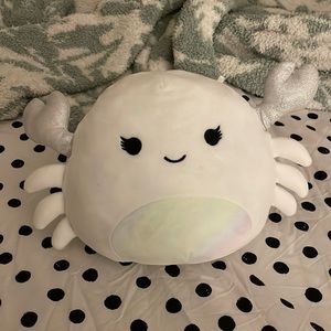 Squishmallow White Crab Magela